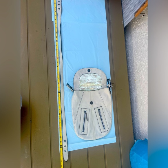 Guess messenger bag envelope style - Picture 8 of 14